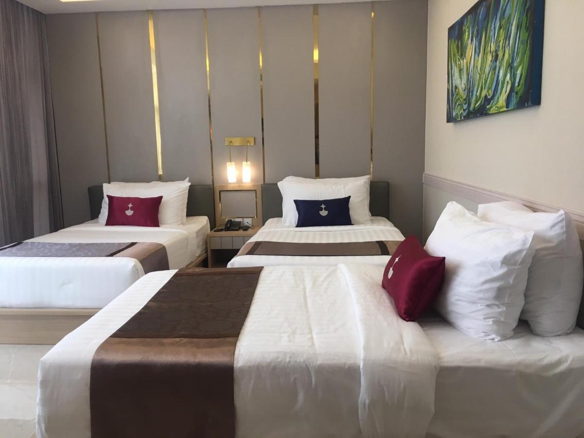 Khách sạn Elegant Airport 5*